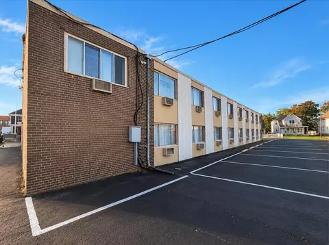 1637 Washington, Racine, WI 53403