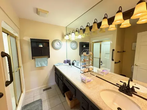 Bath - 106 Eagle Pointe #A, Delavan, WI 53115 photo 2 of 3