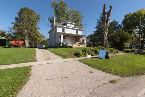 125 South, Lowell, WI 53557