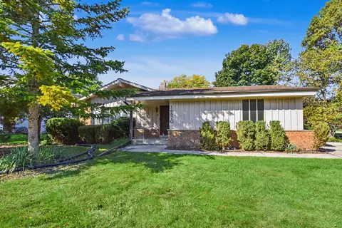 14870 W Kingsway, New Berlin, WI 53151