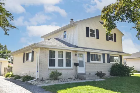 7801 W Clovernook, Milwaukee, WI 53223