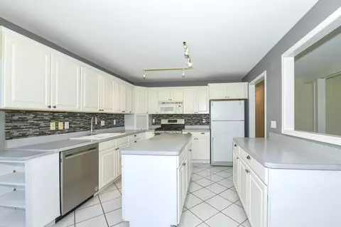 Kitchen - 110 Eagle Pointe #3A, Delavan, WI 53115 photo 4 of 5
