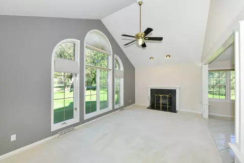 Living - 110 Eagle Pointe #3A, Delavan, WI 53115 photo 5 of 8