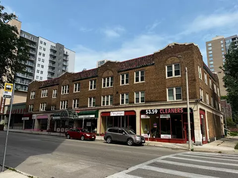 1800 N Farwell, Milwaukee, WI 53202
