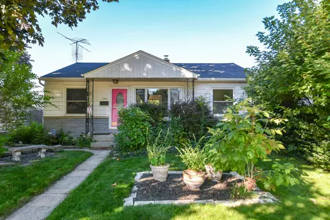 1117 S 107th, West Allis, WI 53214