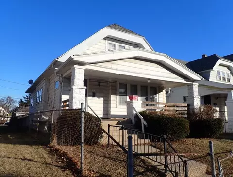1318 W Ring, Milwaukee, WI 53206