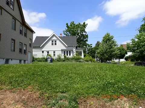 1400 W Burleigh #1402, Milwaukee, WI 53206