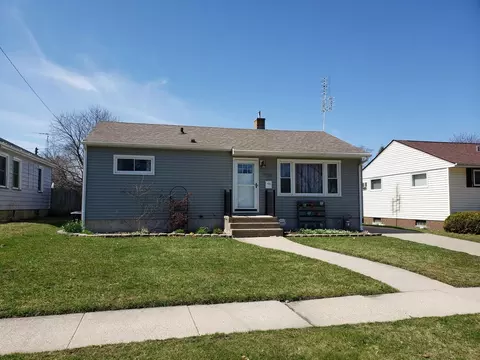 7928 42nd, Kenosha, WI 53142
