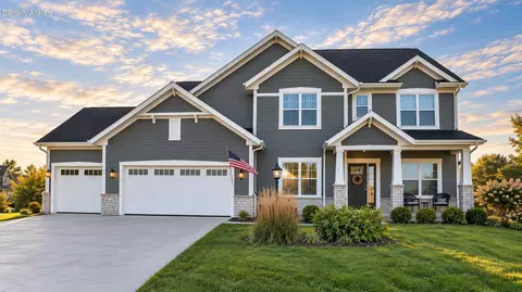 w223n4515 Boxleaf, Pewaukee, WI 53072