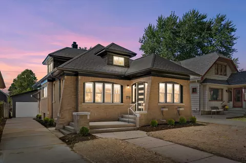 2519 N 66th, Wauwatosa, WI 53213