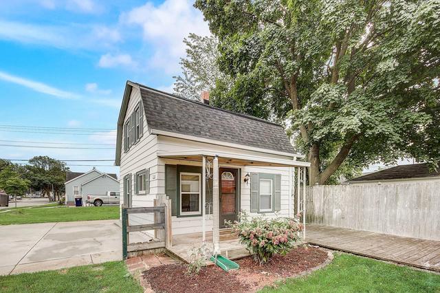 1106 S 110th, West Allis, WI 53214