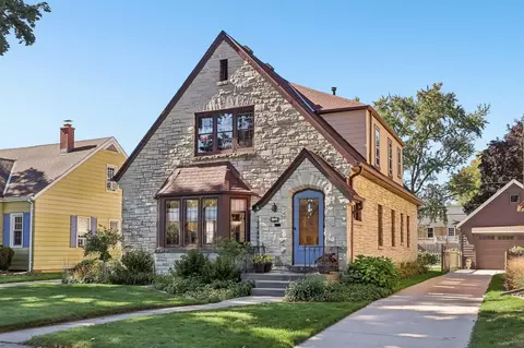 2365 N 82nd, Wauwatosa, WI 53213
