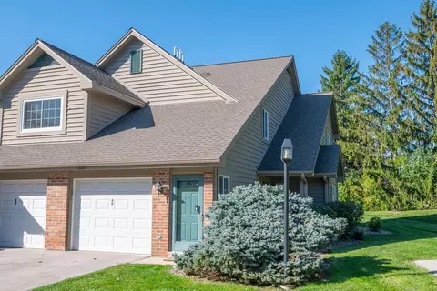 18695 Brookfield Lk #40, Brookfield, WI 53045