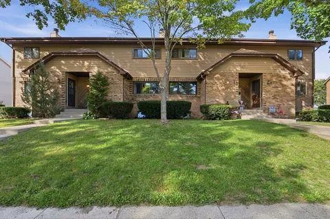 1321 Camden #B, Waukesha, WI 53186