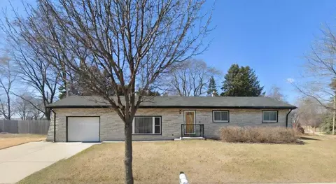4255 S Iowa, Saint Francis, WI 53235