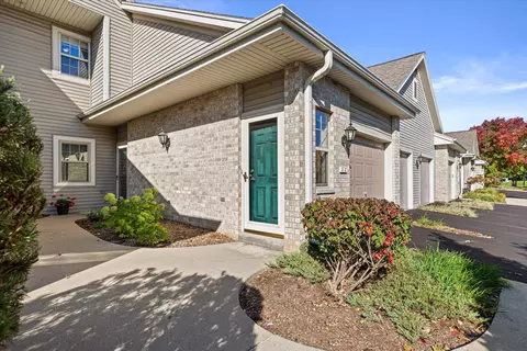 18725 Emerald #J, Brookfield, WI 53045