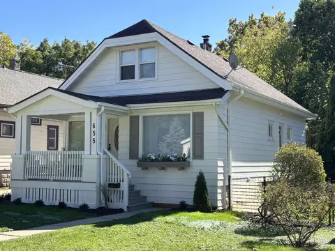 655 S Oak Park, Milwaukee, WI 53214