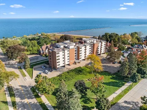 111 11th #4DN, Racine, WI 53403