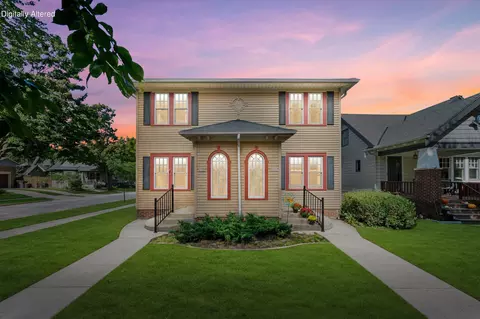 6430 W Wisconsin #6432, Wauwatosa, WI 53213