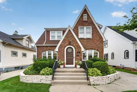 933 Lathrop, Racine, WI 53405