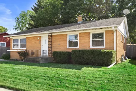 2709 Pinehurst, Racine, WI 53403