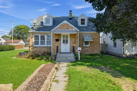1636 Manitoba, South Milwaukee, WI 53172