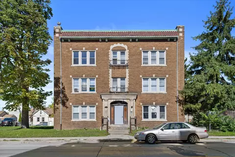 816 W Greenfield, Milwaukee, WI 53204