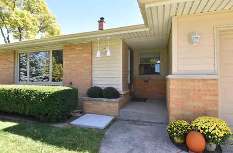 2710 S 72nd, West Allis, WI 53219