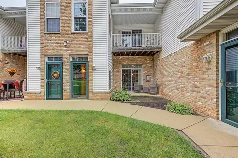 4225 E Taylor Hbr #7, Mount Pleasant, WI 53403