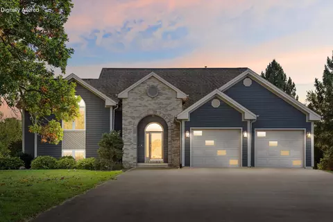 28827 Kramer, Waterford, WI 53185