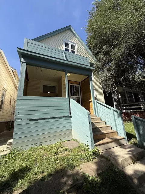 2123 N 33rd #A, Milwaukee, WI 53208