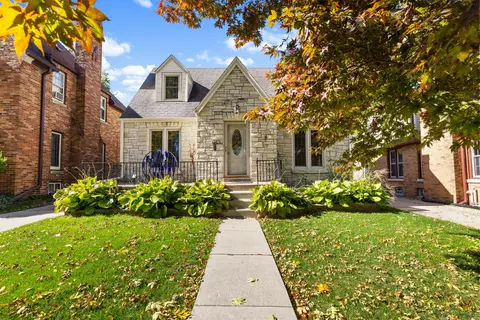 1431 S 85th, West Allis, WI 53214