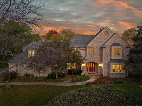 10522 N N Mnr, Mequon, WI 53092