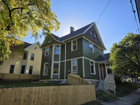 107 W Brown, Milwaukee, WI 53212