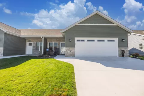 1793 Edgewood #12, Kewaskum, WI 53040