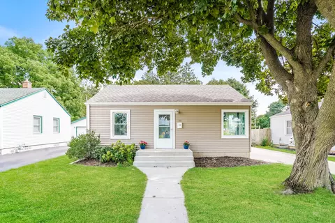 181 Walton, Waukesha, WI 53186