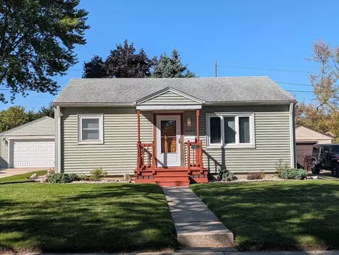 4467 S Pennsylvania, Saint Francis, WI 53235