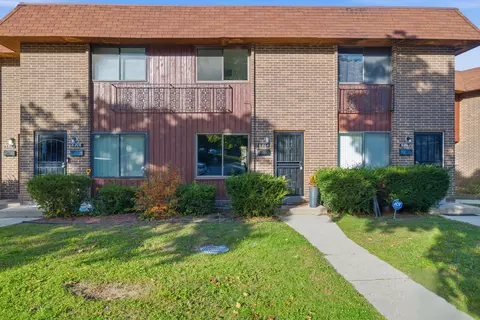 6204 W W Prt, Milwaukee, WI 53223