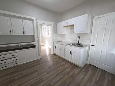 1212 W Chambers, Milwaukee, WI 53206
