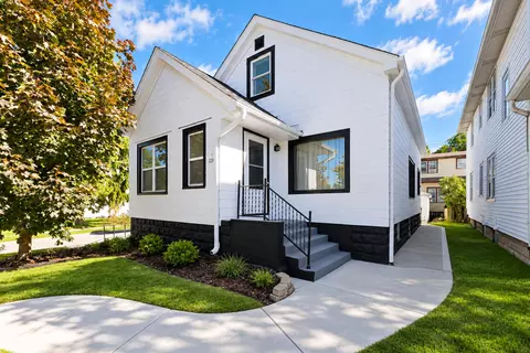 2200 S 89th, West Allis, WI 53227