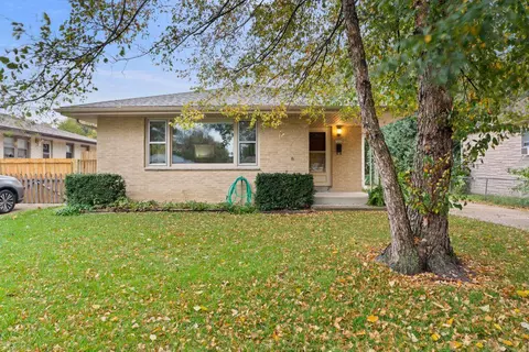 1202 S 118th, West Allis, WI 53214