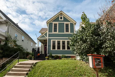 2473 N Cramer, Milwaukee, WI 53211