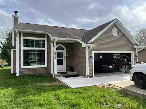 2951 W W Brg, Greenfield, WI 53221