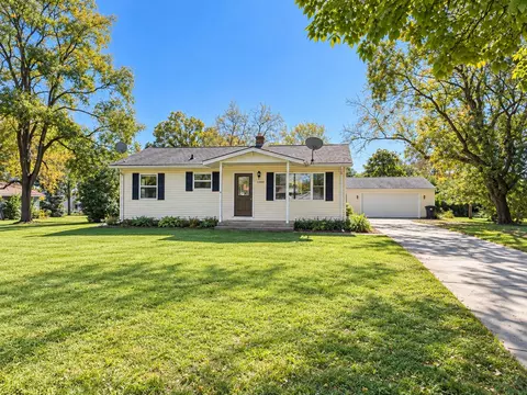 n50w14245 Ridgeway, Menomonee Falls, WI 53051