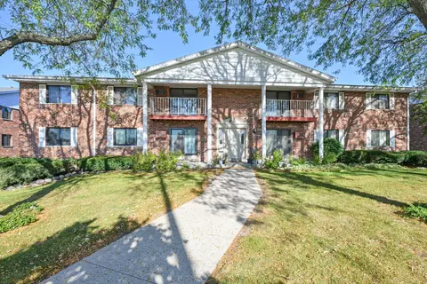 6400 W Howard #201, Milwaukee, WI 53220