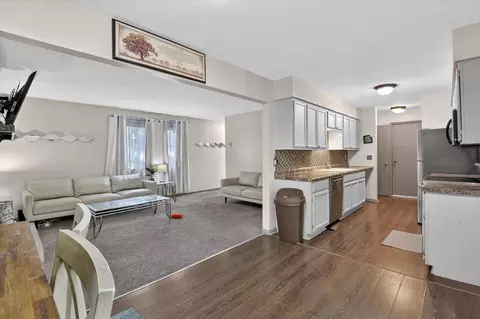 8050 W W Mnr, Milwaukee, WI 53223