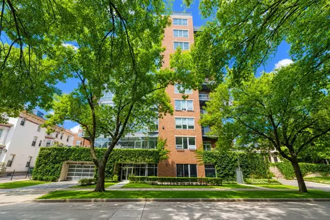 1111 N Marshall #204, Milwaukee, WI 53202