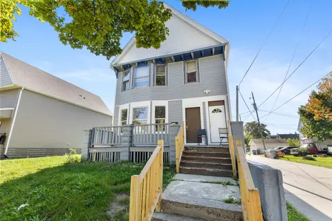2463 W Chambers #2465, Milwaukee, WI 53206