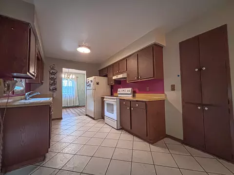 Kitchen - 2214 Avalon, Waukesha, WI 53186 photo 4 of 4