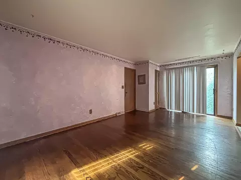 Living - 2214 Avalon, Waukesha, WI 53186 photo 5 of 6